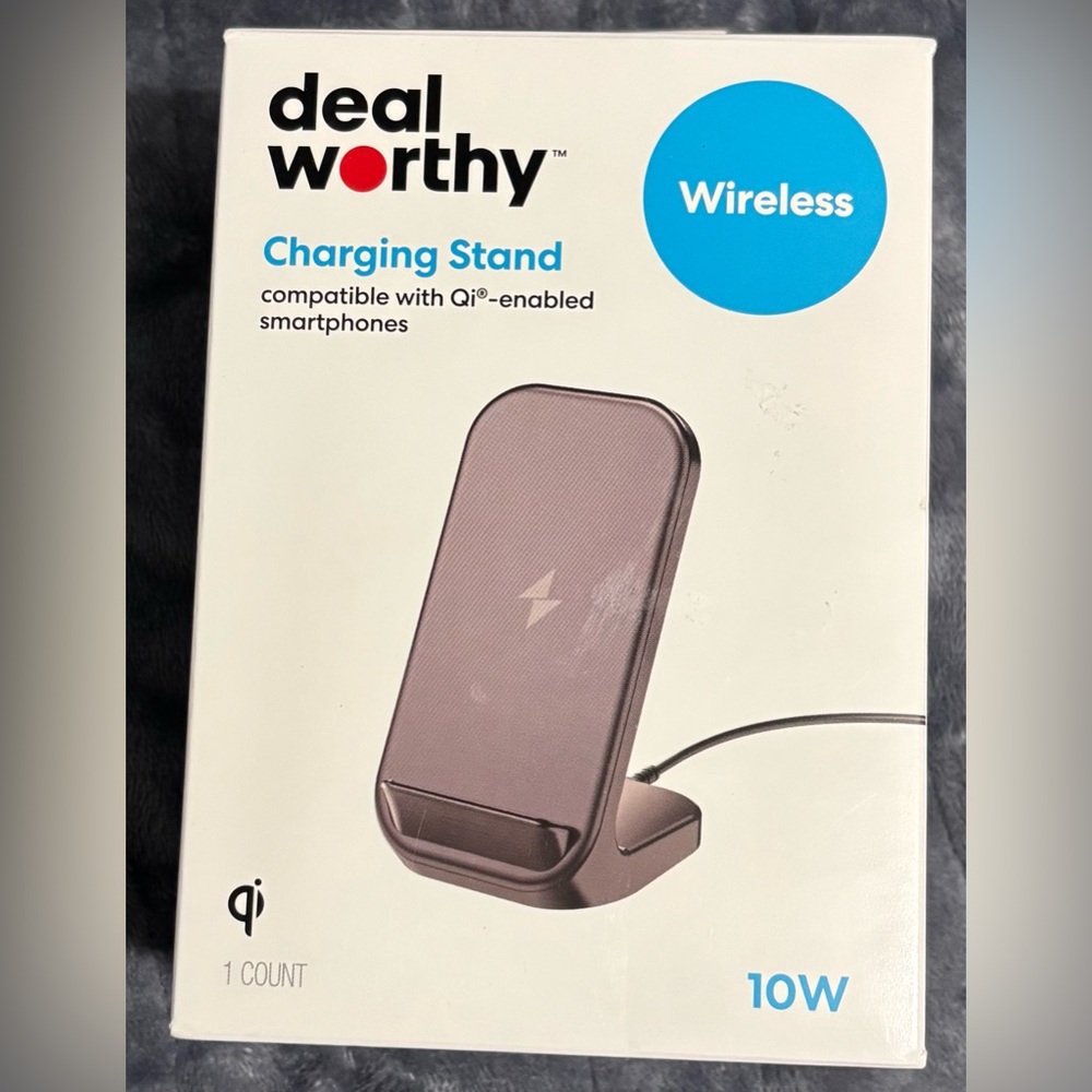 Target's Deal Worthy Wireless Charging Stand - Black
